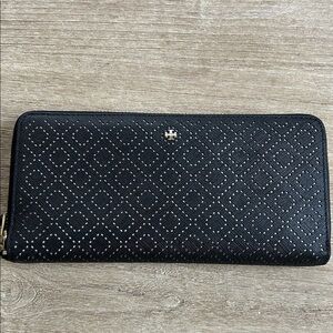 Tory Burch Black Patterned Wallet